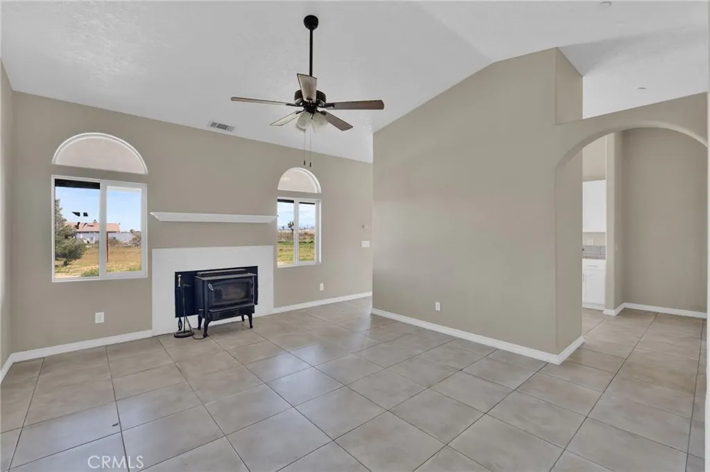 12865 Barbet Road, Phelan, California 92371 home-pic-6