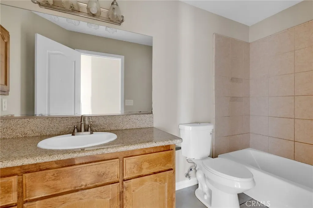 12865 Barbet Road, Phelan, California 92371 home-pic-22