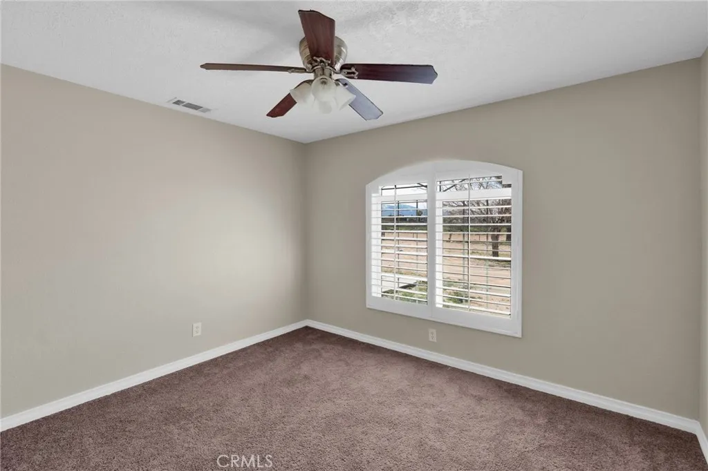 12865 Barbet Road, Phelan, California 92371 home-pic-18