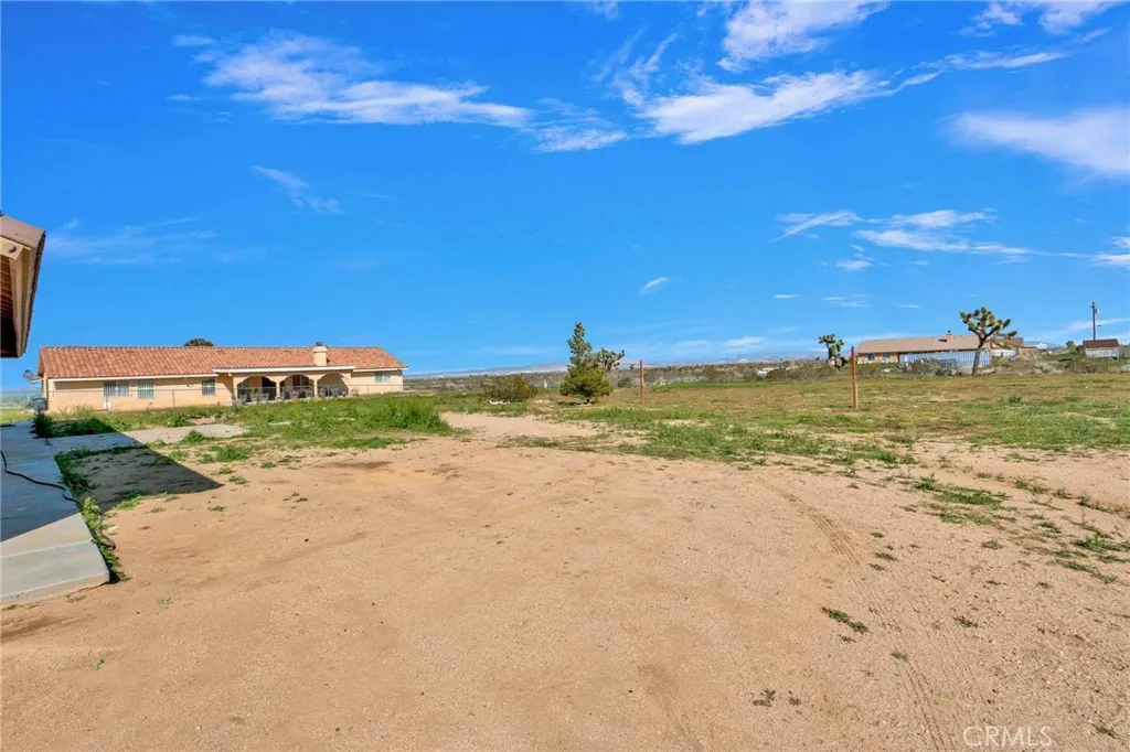 12865 Barbet Road, Phelan, California 92371 home-pic-45
