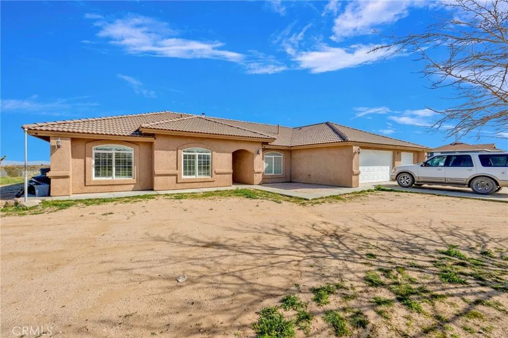 12865 Barbet Road, Phelan, California 92371 home-pic-4