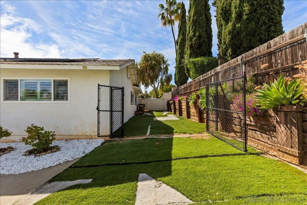 1452 N Fig St, Escondido, California 92026 home-pic-50