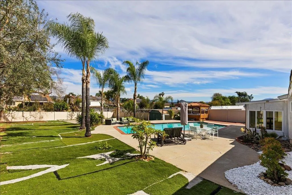 1452 N Fig St, Escondido, California 92026 home-pic-2
