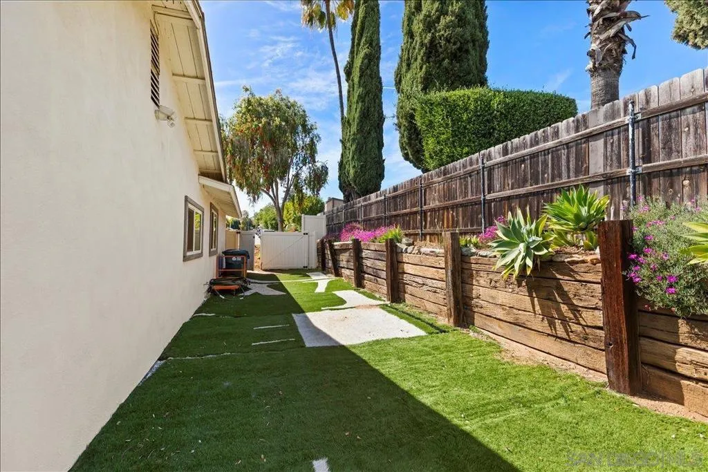 1452 N Fig St, Escondido, California 92026 home-pic-23