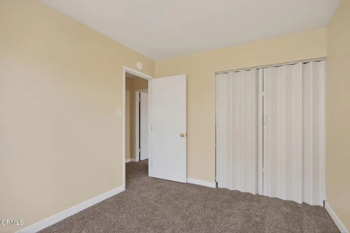 21-web-or-mls-Upmarket Media-204Ban046