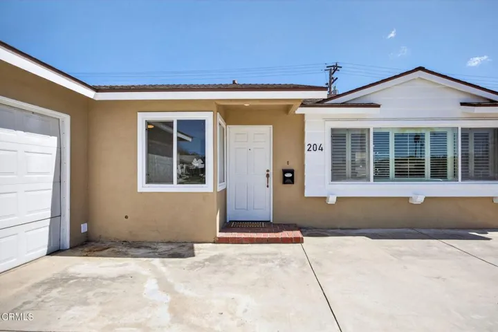 5-web-or-mls-Upmarket Media-204Ban071 (2