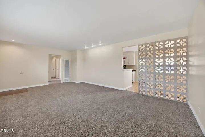 7-web-or-mls-Upmarket Media-204Ban004