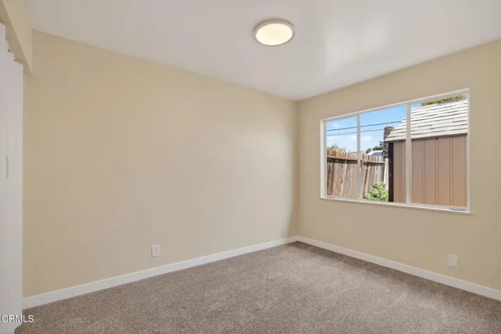 20-web-or-mls-Upmarket Media-204Ban043