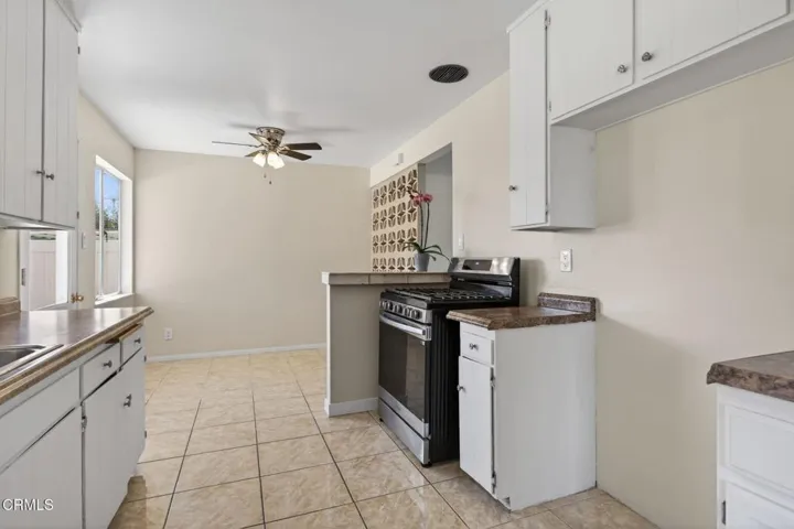 14-web-or-mls-Upmarket Media-204Ban026