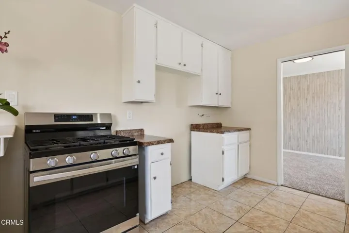 11-web-or-mls-Upmarket Media-204Ban016