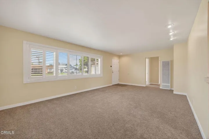 8-web-or-mls-Upmarket Media-204Ban008