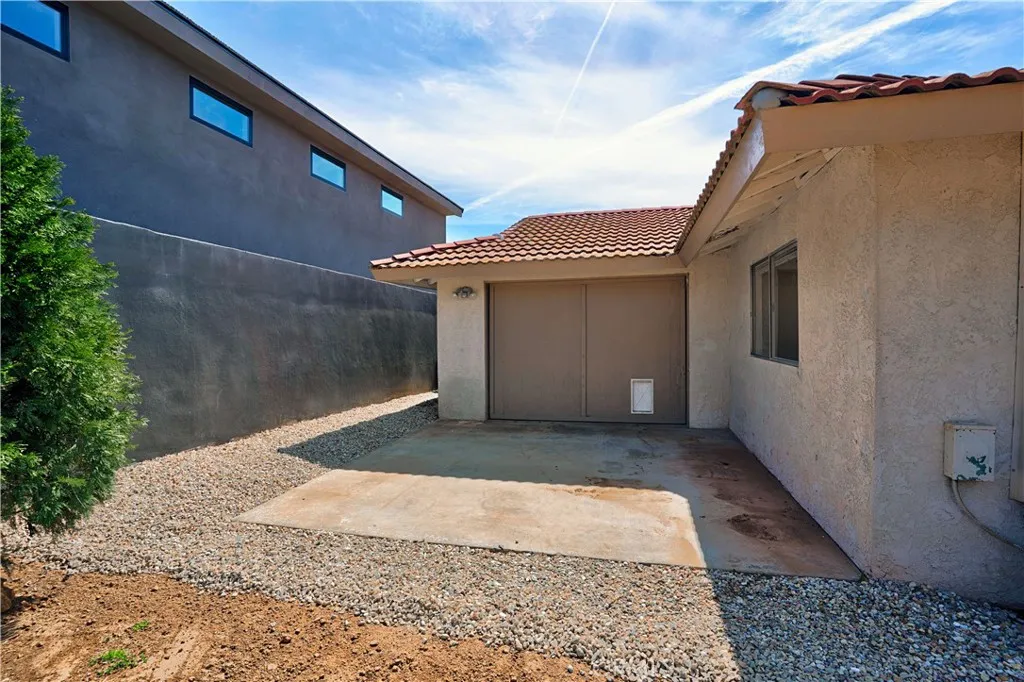 22082 Loch Lomond Drive, Canyon Lake, California 92587 home-pic-33