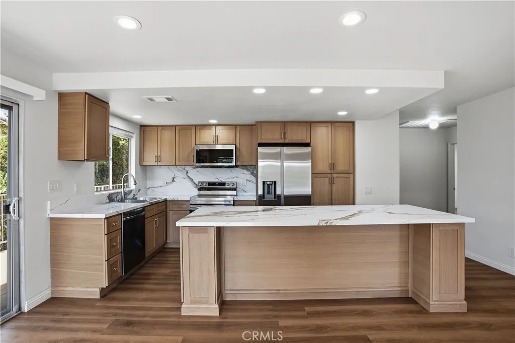 22082 Loch Lomond Drive, Canyon Lake, California 92587 home-pic-13