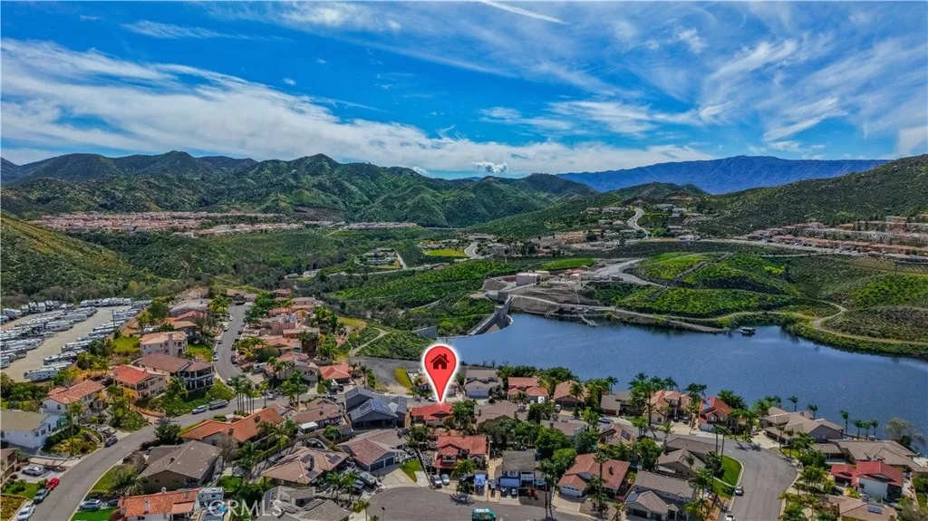 22082 Loch Lomond Drive, Canyon Lake, California 92587 home-pic-39