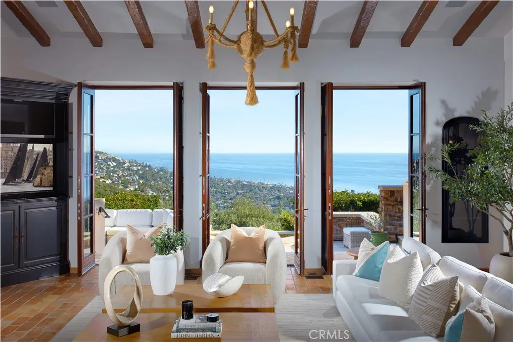 1302 Skyline Drive, Laguna Beach, California 92651 home-pic-5