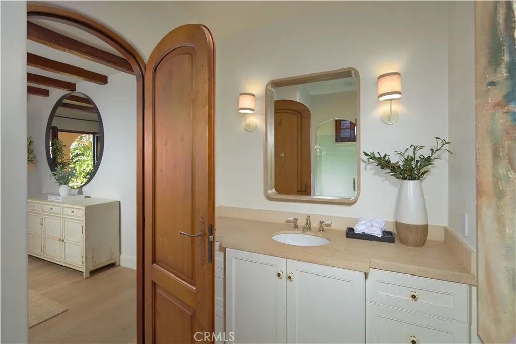 1302 Skyline Drive, Laguna Beach, California 92651 home-pic-18