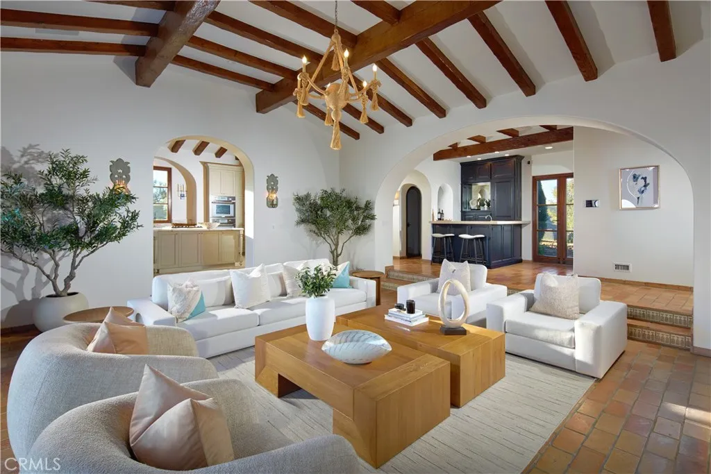 1302 Skyline Drive, Laguna Beach, California 92651 home-pic-3