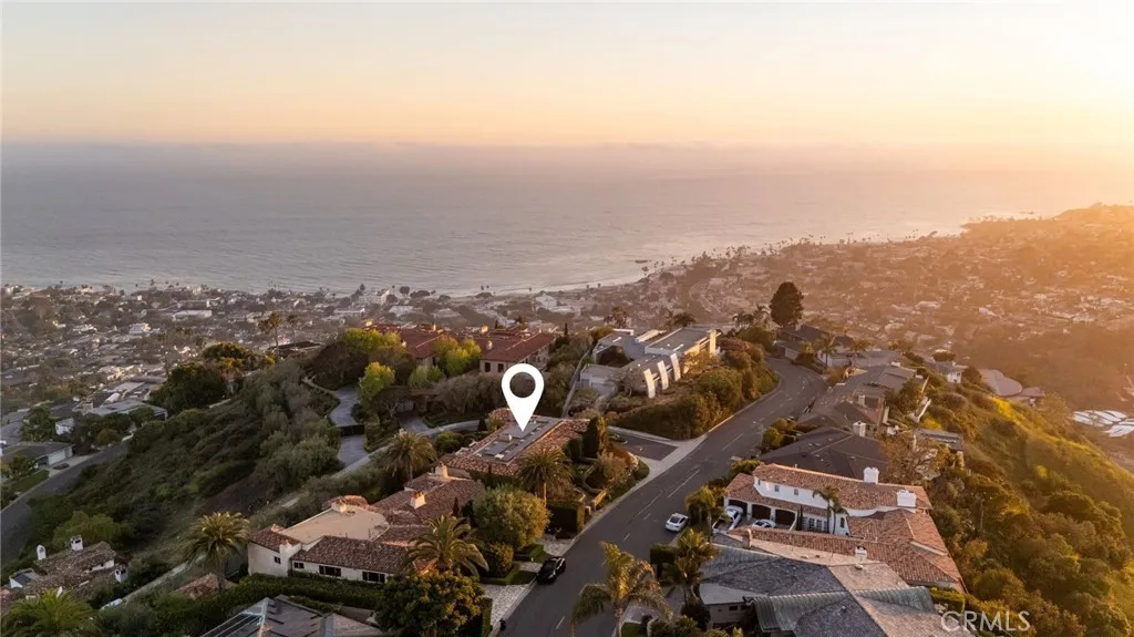 1302 Skyline Drive, Laguna Beach, California 92651 home-pic-41