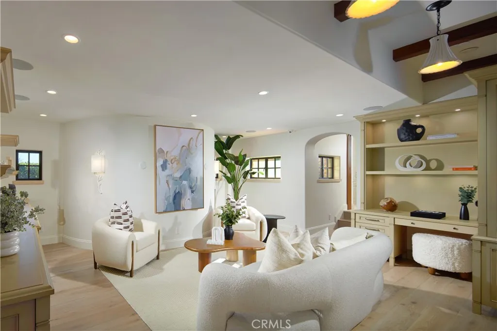 1302 Skyline Drive, Laguna Beach, California 92651 home-pic-22