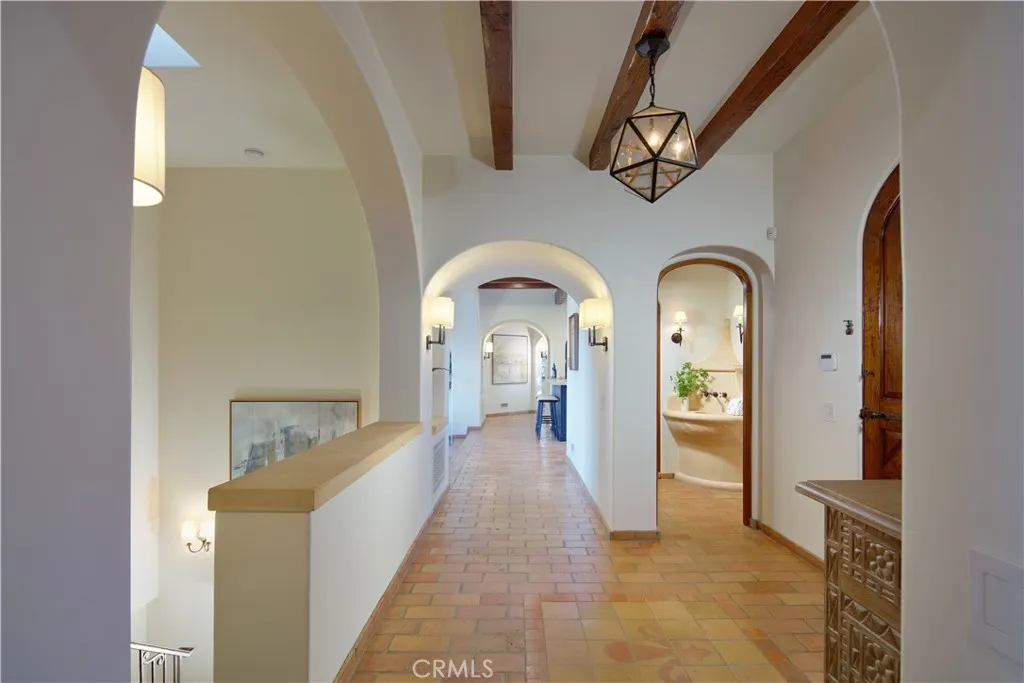 1302 Skyline Drive, Laguna Beach, California 92651 home-pic-6