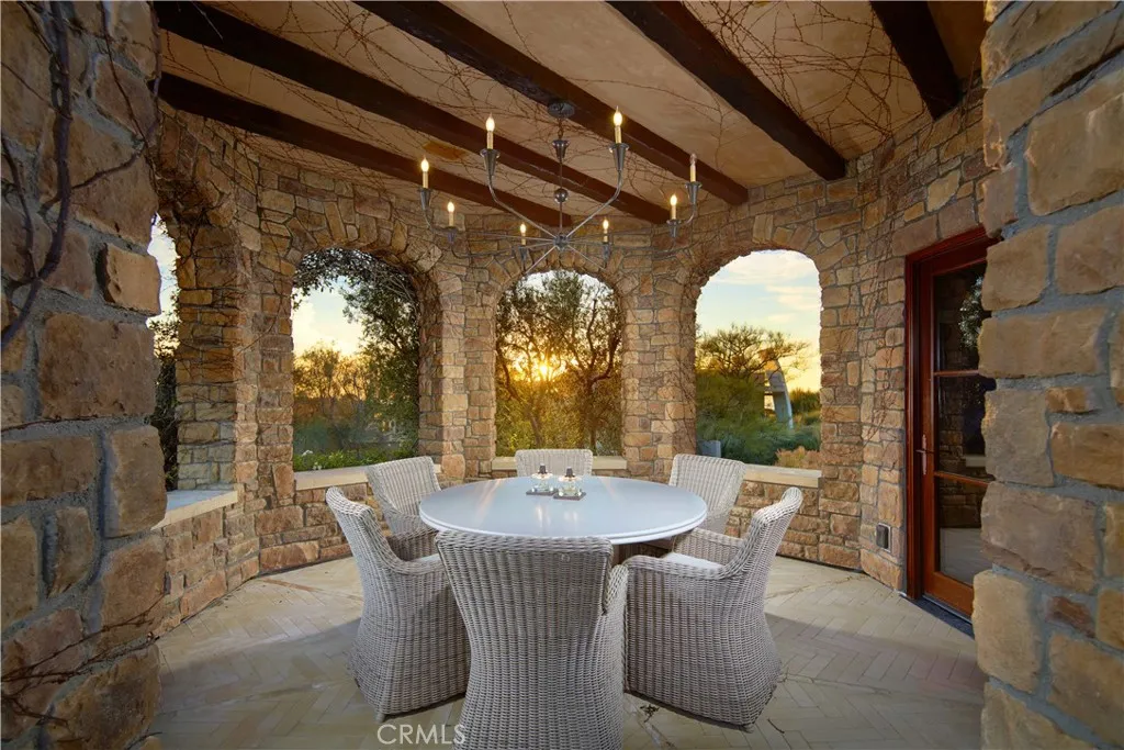 1302 Skyline Drive, Laguna Beach, California 92651 home-pic-37