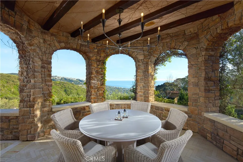 1302 Skyline Drive, Laguna Beach, California 92651 home-pic-30