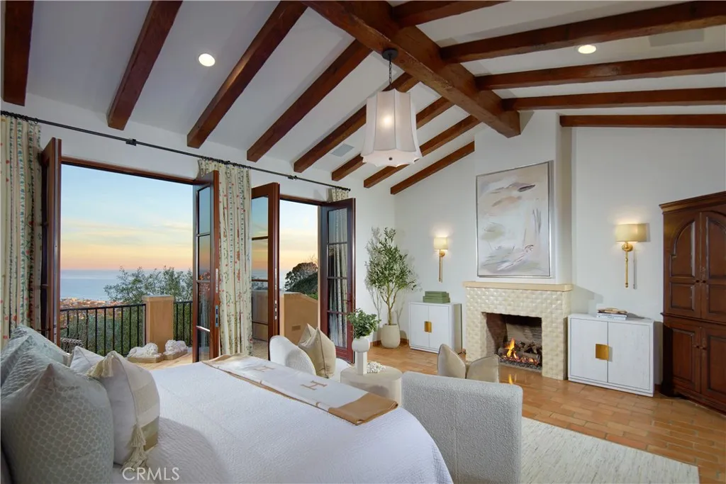 1302 Skyline Drive, Laguna Beach, California 92651 home-pic-13