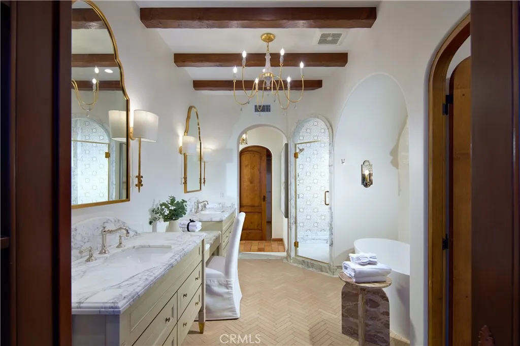 1302 Skyline Drive, Laguna Beach, California 92651 home-pic-16