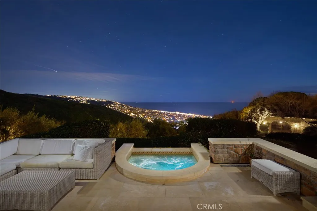 1302 Skyline Drive, Laguna Beach, California 92651 home-pic-38
