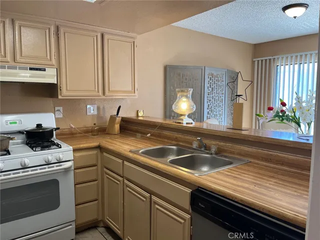9250 Citrus Ave. E, Fontana, California 92335
