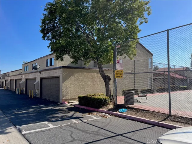 9250 Citrus Ave. E, Fontana, California 92335