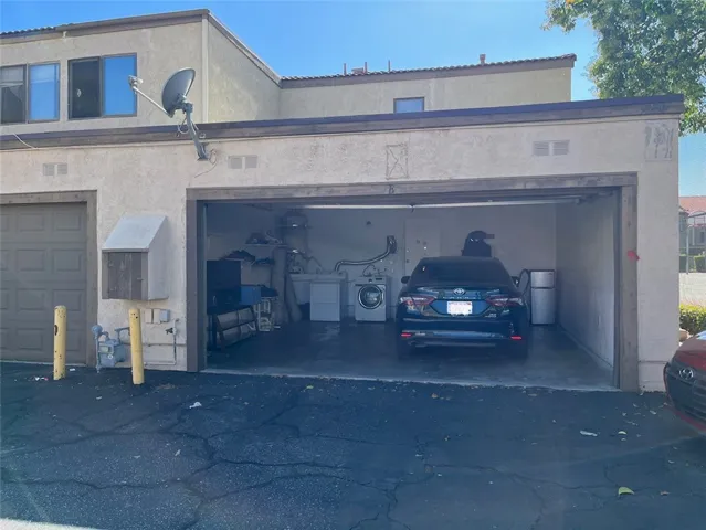 9250 Citrus Ave. E, Fontana, California 92335