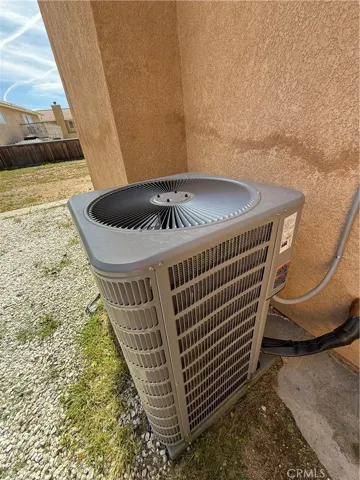 newer HVAC unit to keep all 2500+ sq ft of this home nice and cool!