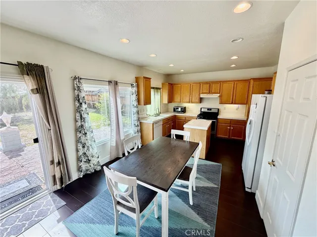additional dining area off kitchen and panty