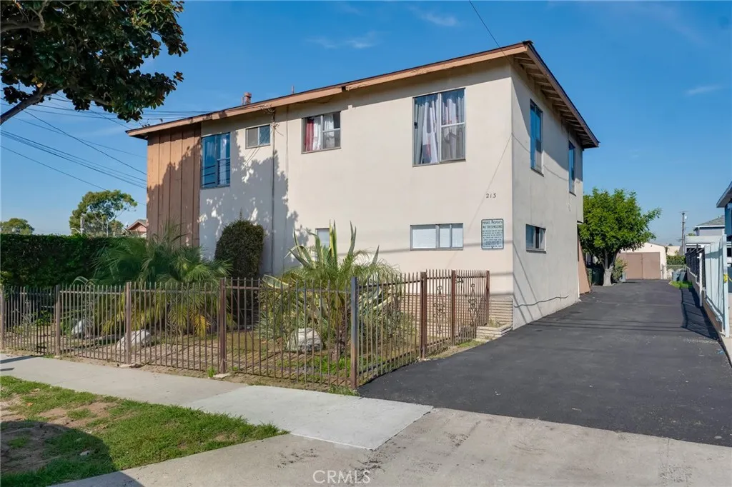 213 E Hazel, Inglewood, California 90302 home-pic-2