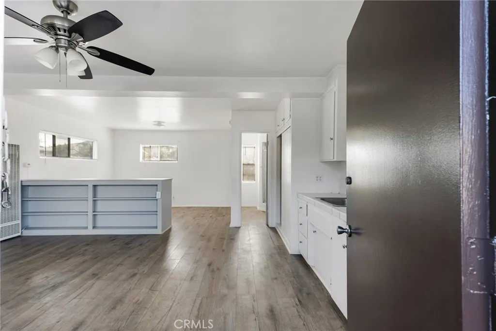 213 E Hazel, Inglewood, California 90302 home-pic-8