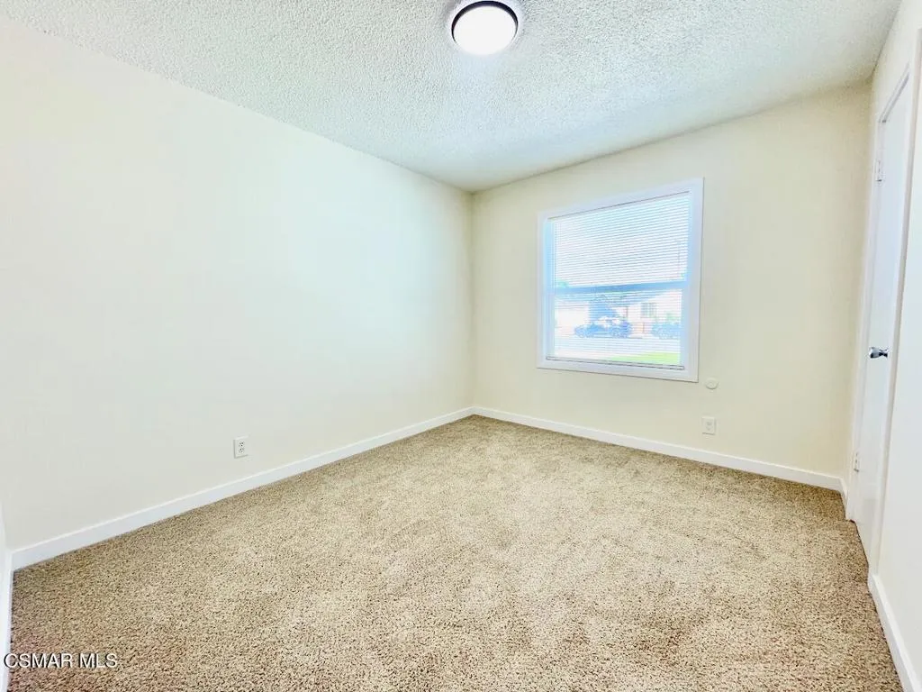 6334 Caroline Avenue, Simi Valley, California 93063 home-pic-19