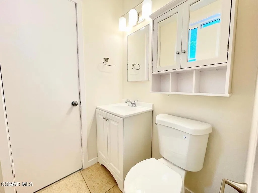 6334 Caroline Avenue, Simi Valley, California 93063 home-pic-13