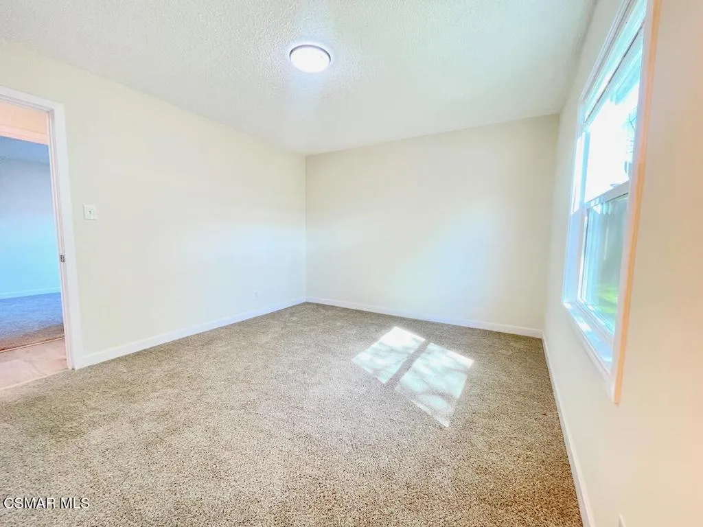6334 Caroline Avenue, Simi Valley, California 93063 home-pic-15