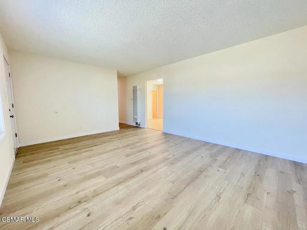 6334 Caroline Avenue, Simi Valley, California 93063 home-pic-7