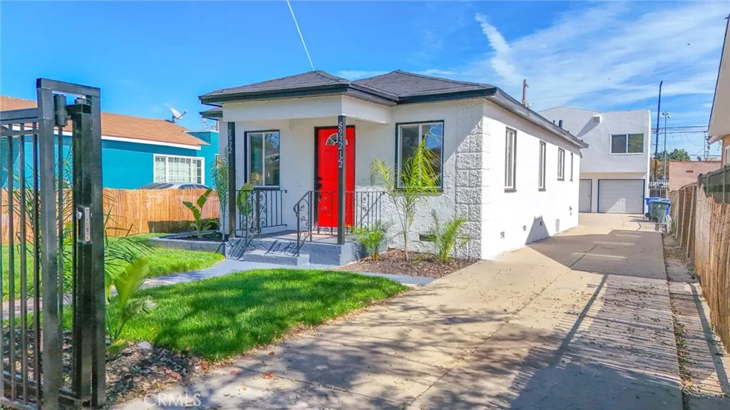 8932 Orchard, Los Angeles, California 90044 home-pic-3