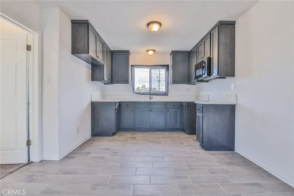 8932 Orchard, Los Angeles, California 90044 home-pic-43