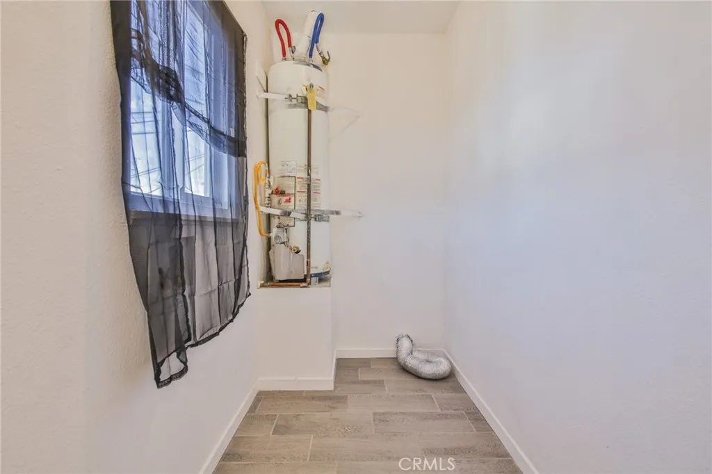 8932 Orchard, Los Angeles, California 90044 home-pic-28