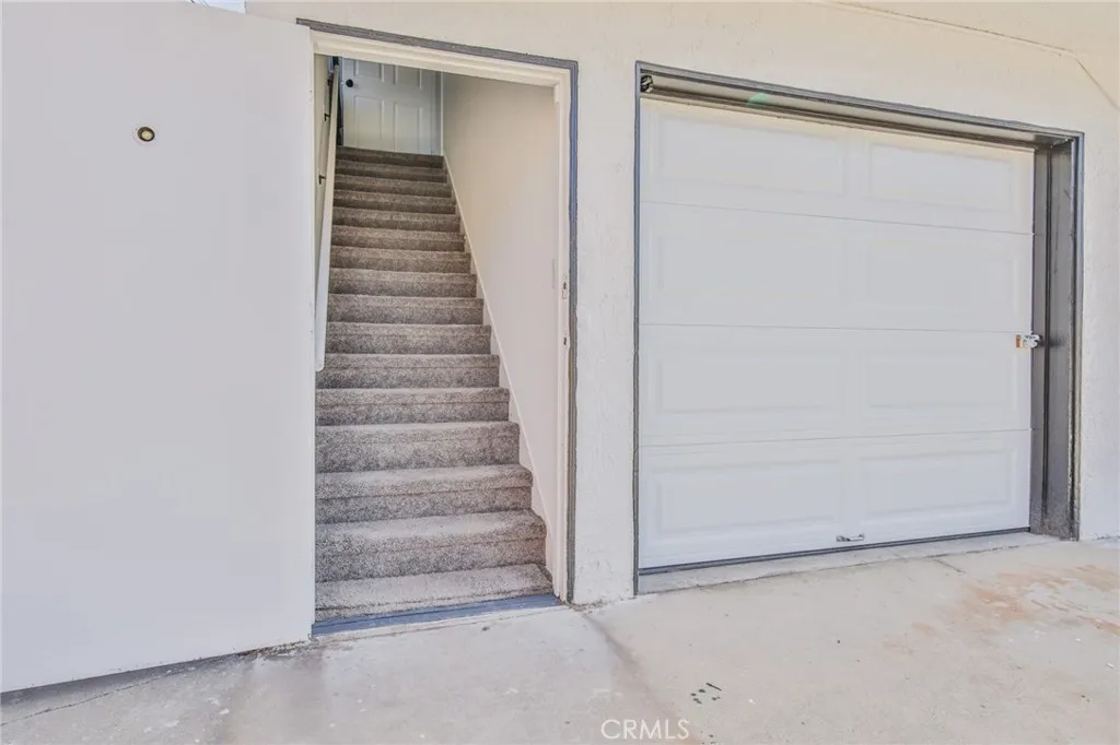 8932 Orchard, Los Angeles, California 90044 home-pic-40