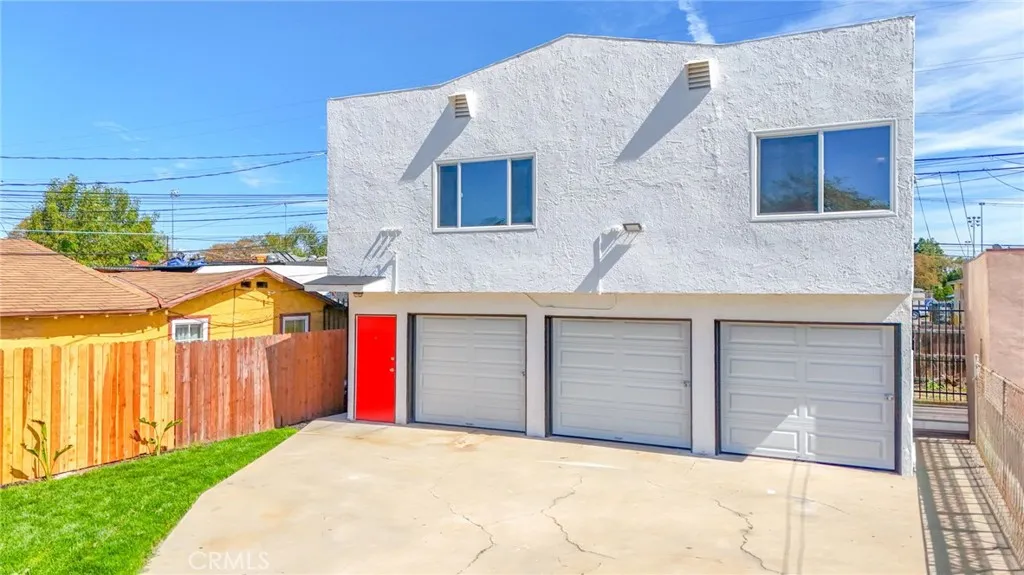 8932 Orchard, Los Angeles, California 90044 home-pic-32
