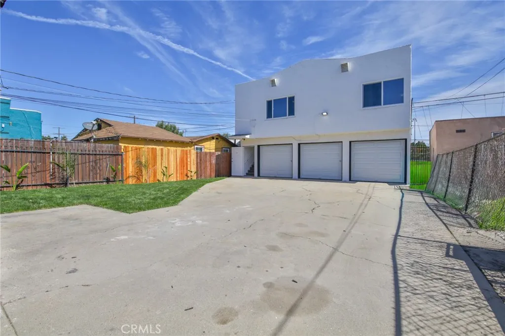 8932 Orchard, Los Angeles, California 90044 home-pic-31