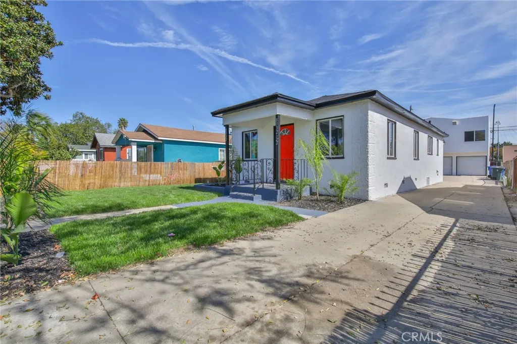 8932 Orchard, Los Angeles, California 90044 home-pic-6
