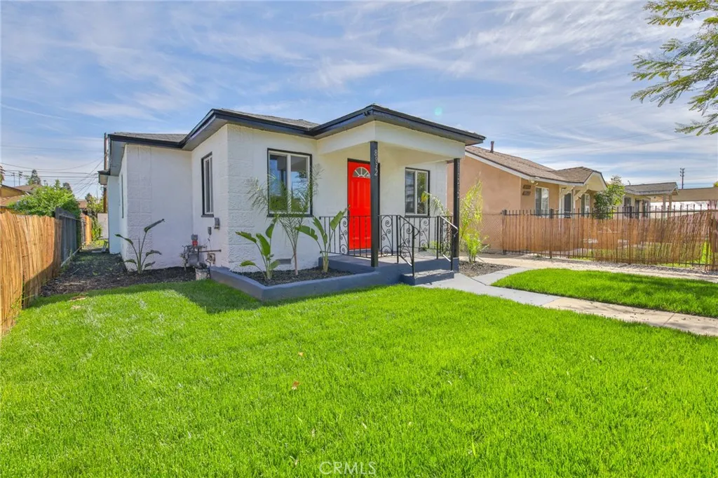 8932 Orchard, Los Angeles, California 90044 home-pic-4