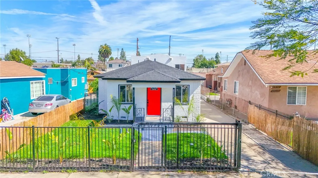 8932 Orchard, Los Angeles, California 90044 home-pic-8