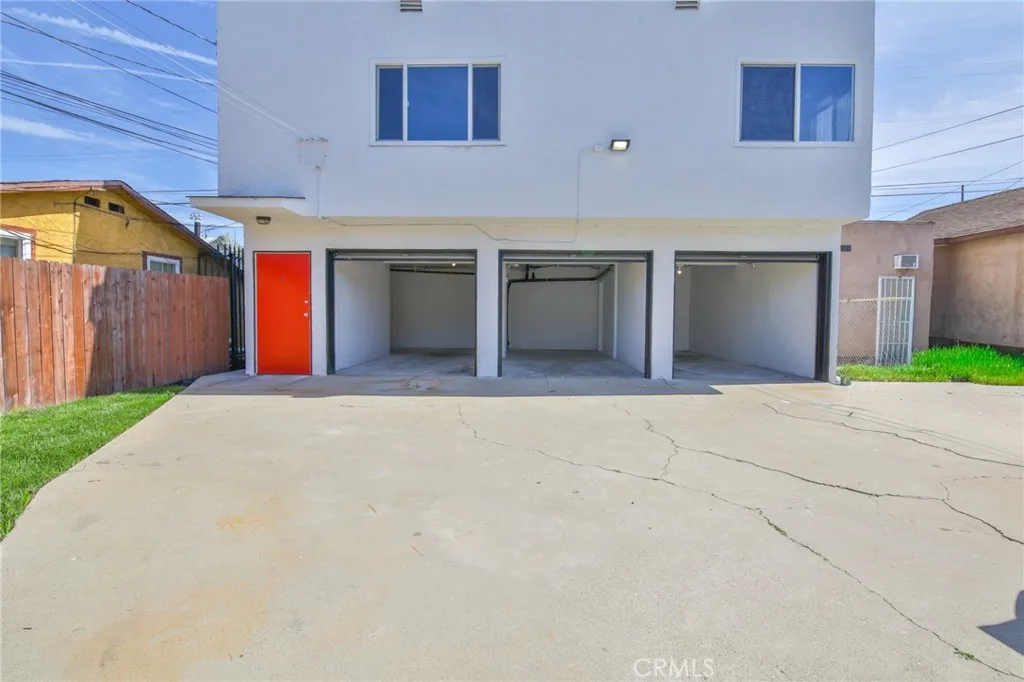 8932 Orchard, Los Angeles, California 90044 home-pic-35